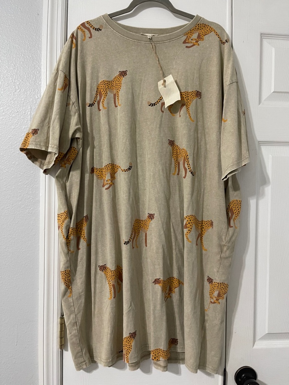 easel Beige Short Sleeve Cheetah Print Tee